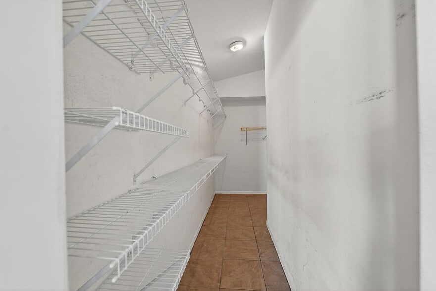 Building Photo - 508 Sonoma Dr