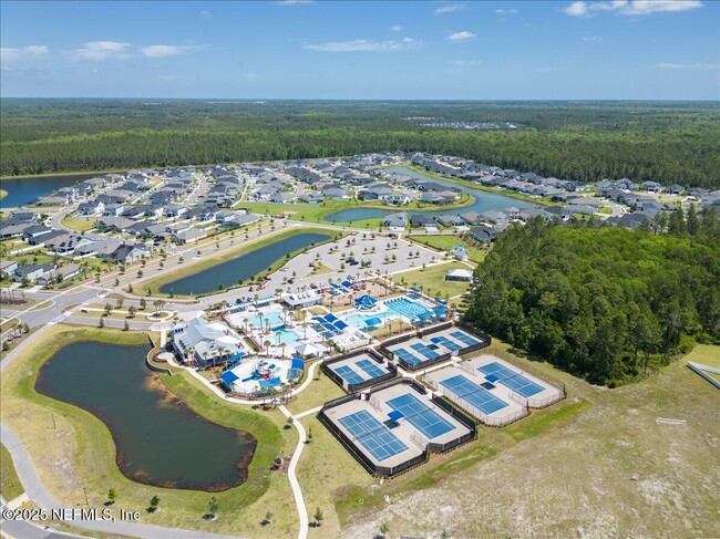 Building Photo - 162 Creekmore Dr