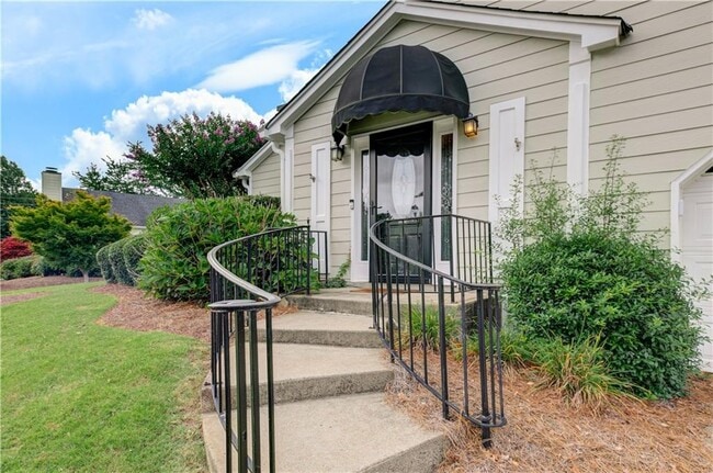 Building Photo - 60 Heartwood Dr NE