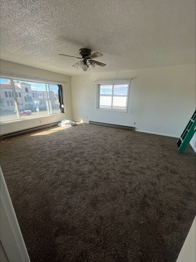 Building Photo - Charming apartment in a quiet complex