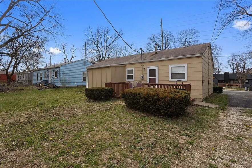 Back - 1825 N 47th St