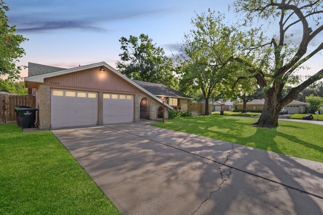 Building Photo - 5322 Inwood Dr
