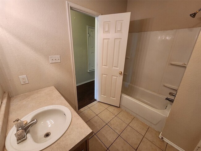 Building Photo - 106 Collett Ct