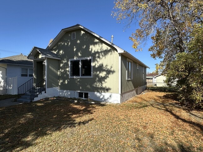 Building Photo - 3609 1st Ave N