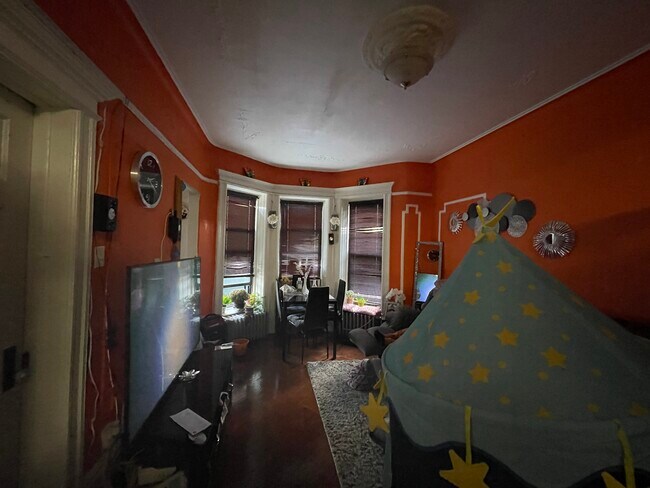 Building Photo - 431 64th St