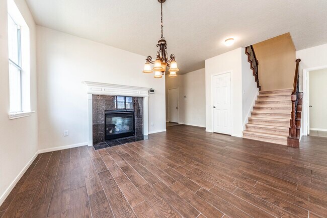 Building Photo - 913 Boxelder Pointe