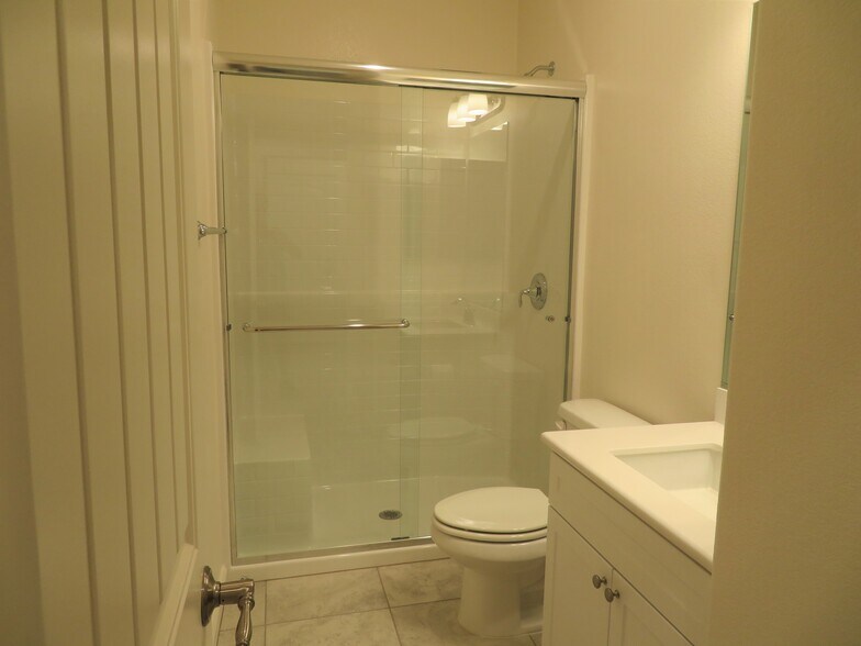Guest bathroom - off hallway - 1301 Catalina Rdg