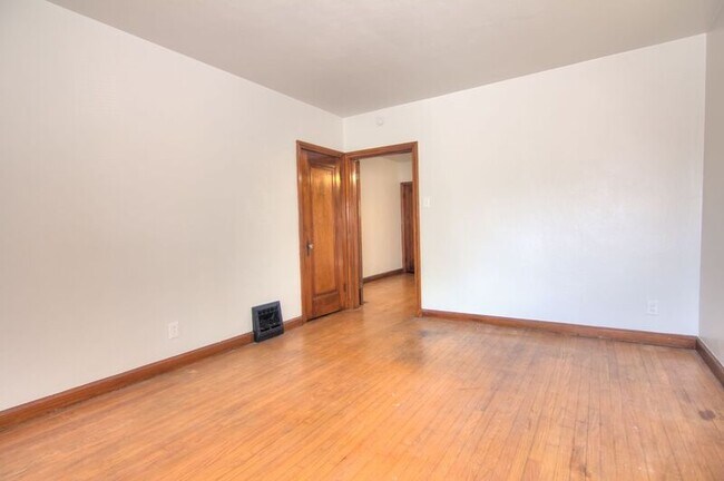 Building Photo - 4257 Bates St
