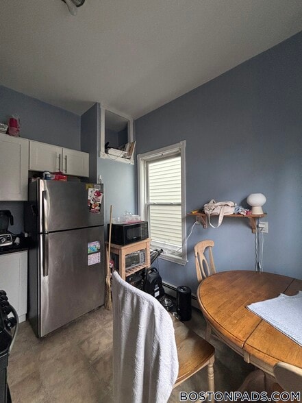 Building Photo - 137 Columbia St