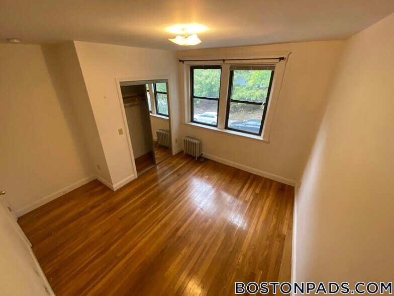 Building Photo - 23 Egremont Rd