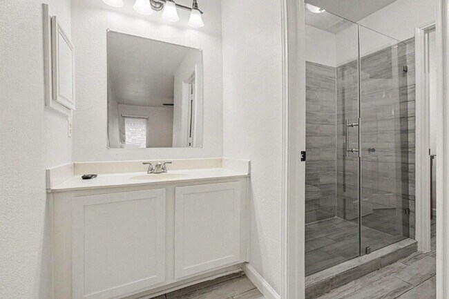 Building Photo - "Charming 3-Bedroom Retreat- Creek Crossing Estate, Mesquite TX"Section 8 Welcomed