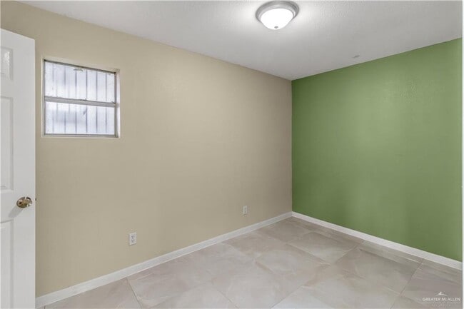 Building Photo - 312 E Mile 4 Rd