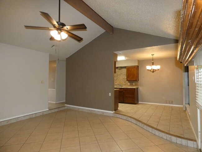 Building Photo - 325 Asbury Dr