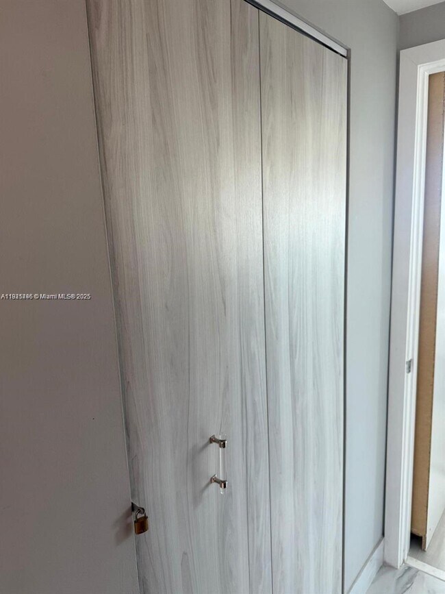 Building Photo - 275 NE 18th St