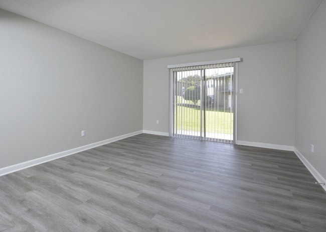 Building Photo - Channing