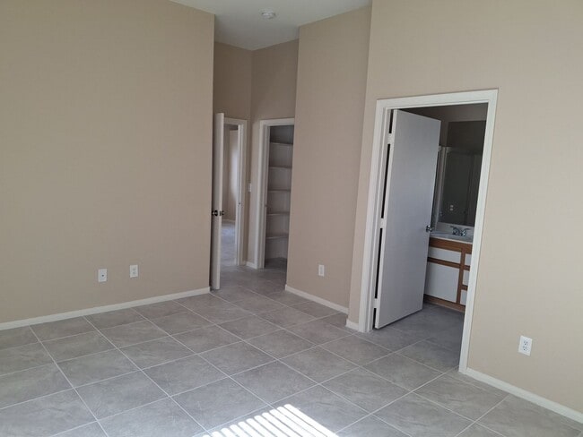 Building Photo - 2120 Fred Brown Dr