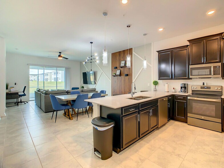 Building Photo - 9338 Sommerset Hills Dr