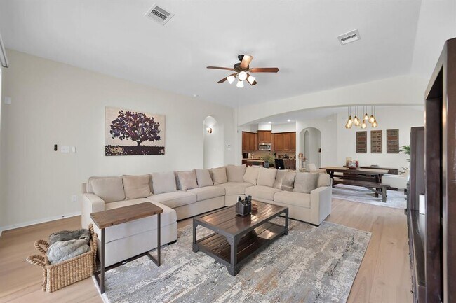 Building Photo - 66 N Whistling Swan Pl