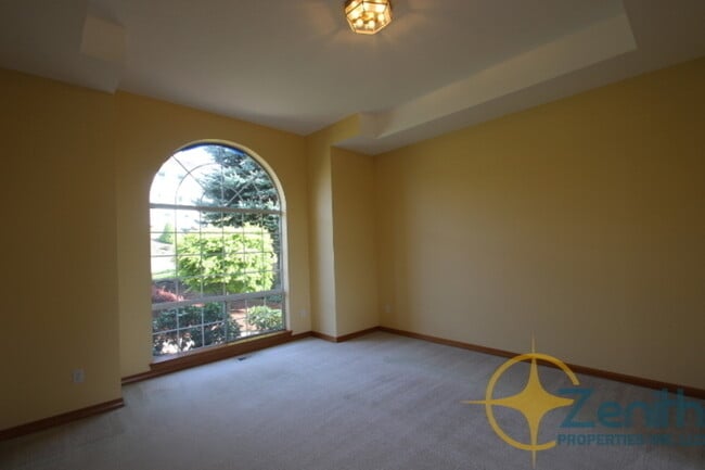 Building Photo - 2914 NW 9th Ave