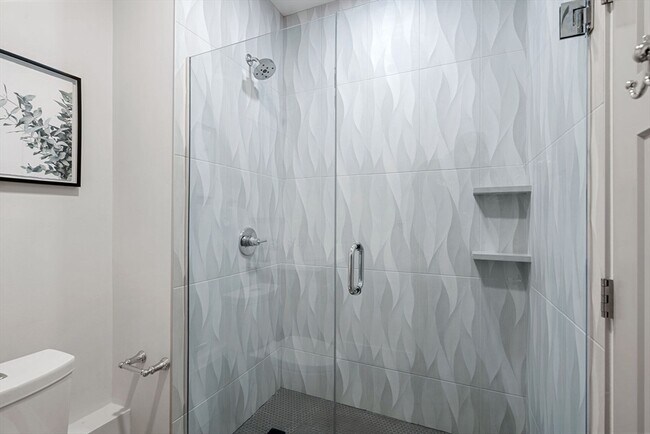 Building Photo - 181 Bennington St