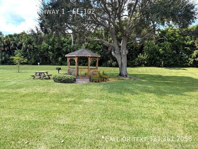 Building Photo - 7020 US-1