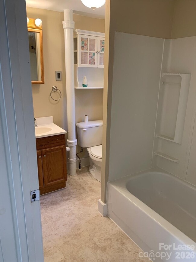 Building Photo - 208 Parker Ave