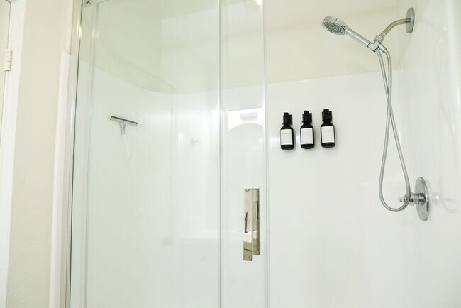 Building Photo - 1773 Torrance St