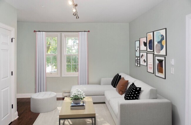 Building Photo - 2 Bed / 1 Bath - Fully Renovated Apartment in Blue Bell