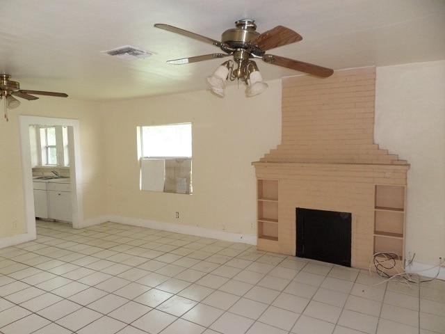 Building Photo - $25 App Fee* Spacious 3bdrm/1bath House **...