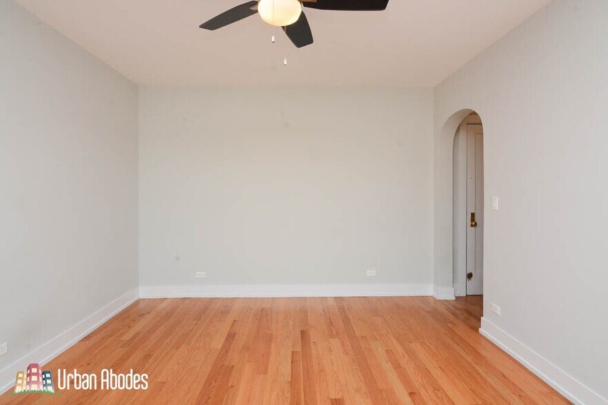 Building Photo - 811 Elm St