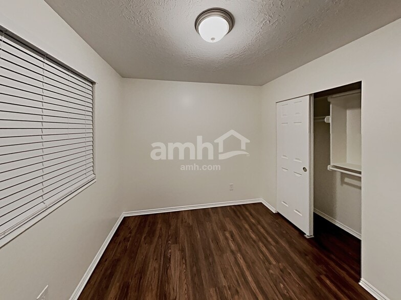 Building Photo - 514 W 150 S