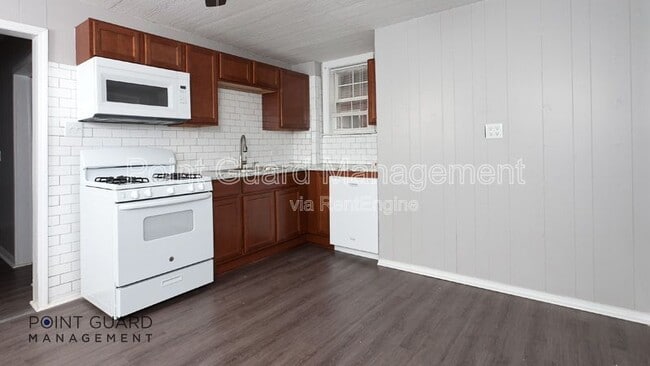 Building Photo - 226 S Millwood Ave