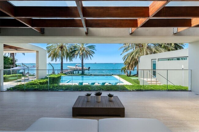 Building Photo - 360 Harbor Dr