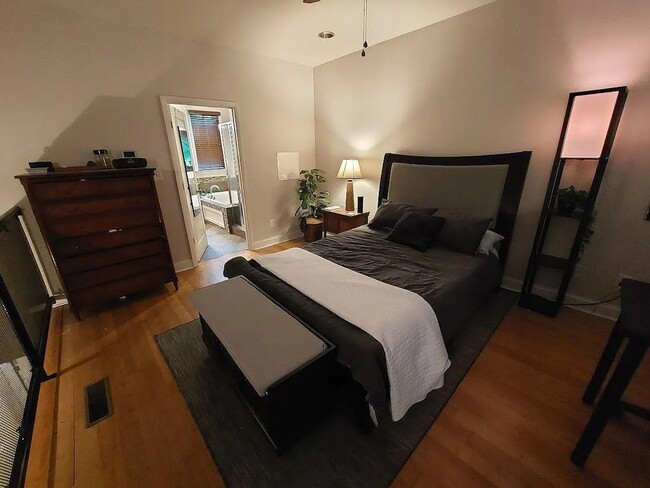 Building Photo - Urban Lofts Avaliable Now