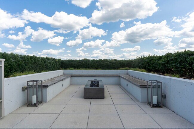 Building Photo - 88 V St SW