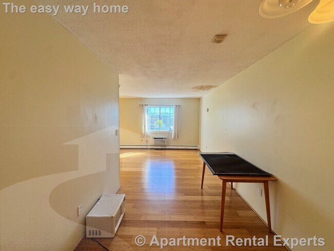 Building Photo - 474 Broadway