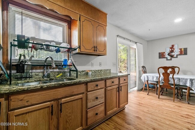 Building Photo - 284 Robert Sands Rd