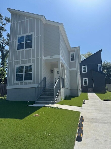 Building Photo - 2111 Owens St