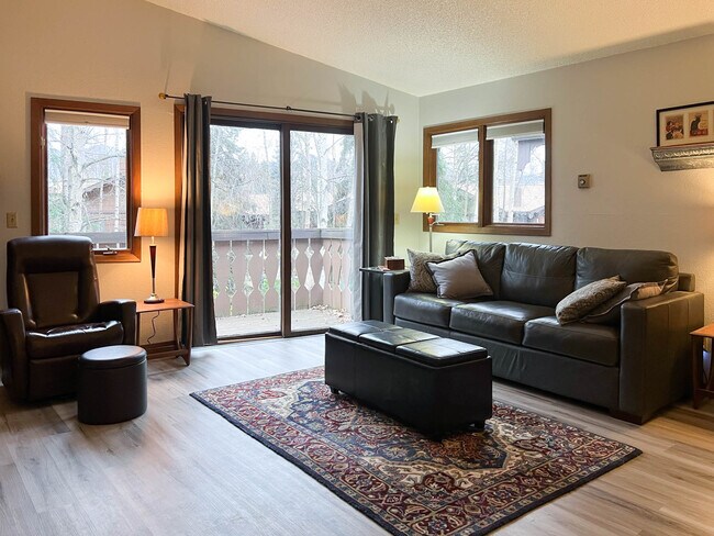 Building Photo - 4764 Mills Dr