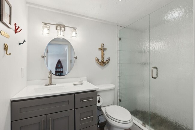 Building Photo - Fully Furnished Oceanfront 2 bed/2 bath