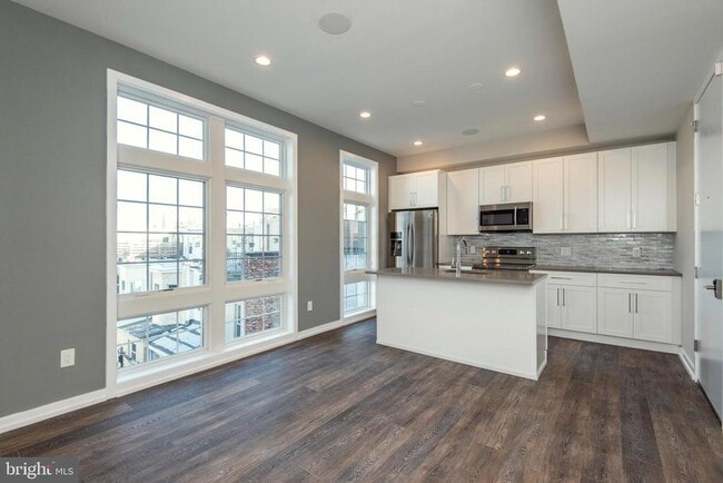 Primary Photo - 1340 S 13th St