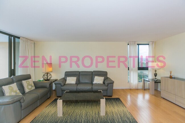 Building Photo - 250 ?Ohua Ave