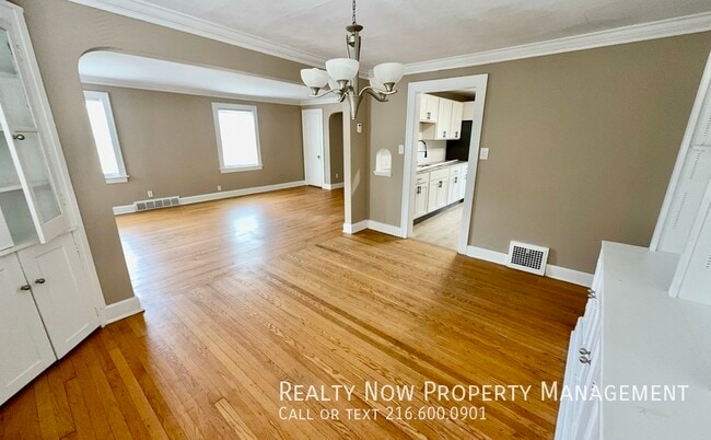 Building Photo - 3638 Glencairn Rd