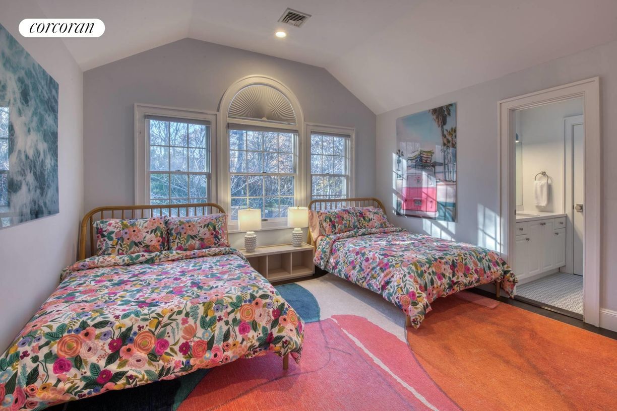 Building Photo - 5 Mountain Laurel Ln