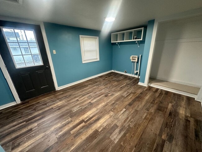 Building Photo - 3 Bedroom, Main Level Primary Bedroom