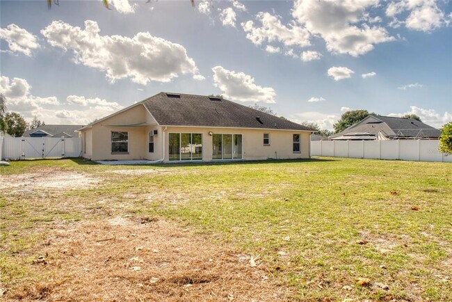 Building Photo - 1447 Kingston Way