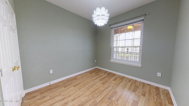Building Photo - 7990 Baymeadows Cir E