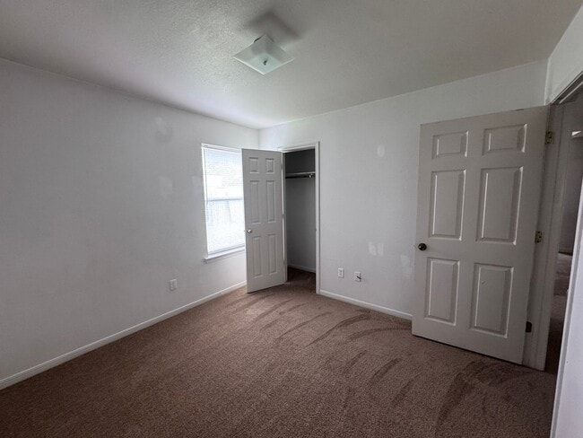 Building Photo - 1430 Shoshoni Trail