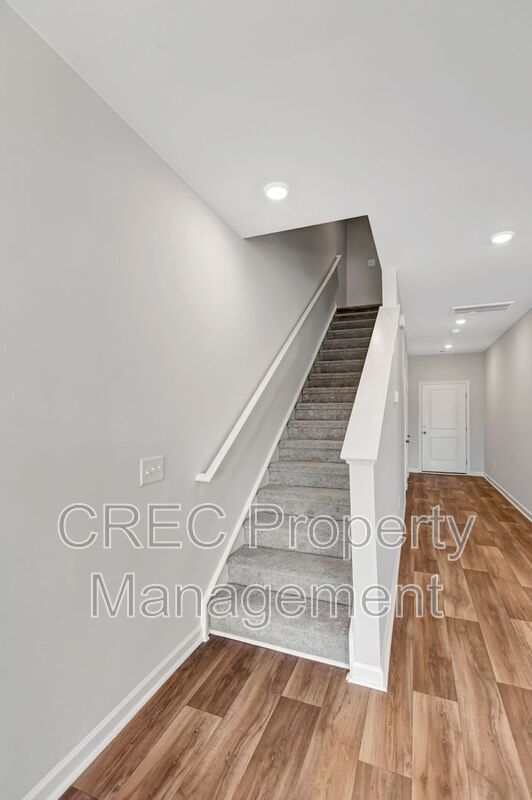 Building Photo - 790 Ridgley Dr