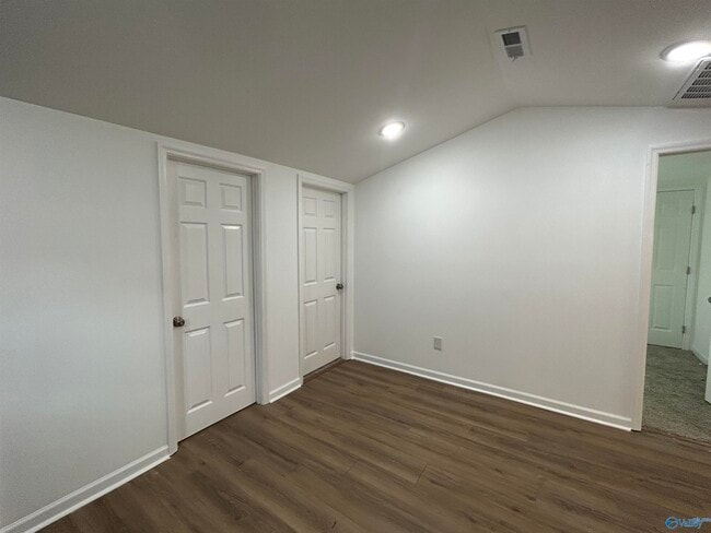 Building Photo - 325 Sectionline St